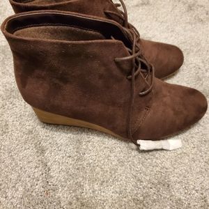 Brand New Dr. Scholls Dakota Wedge Booties